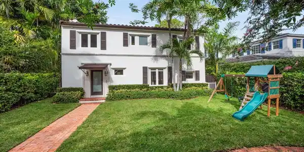 775 W 49th Street