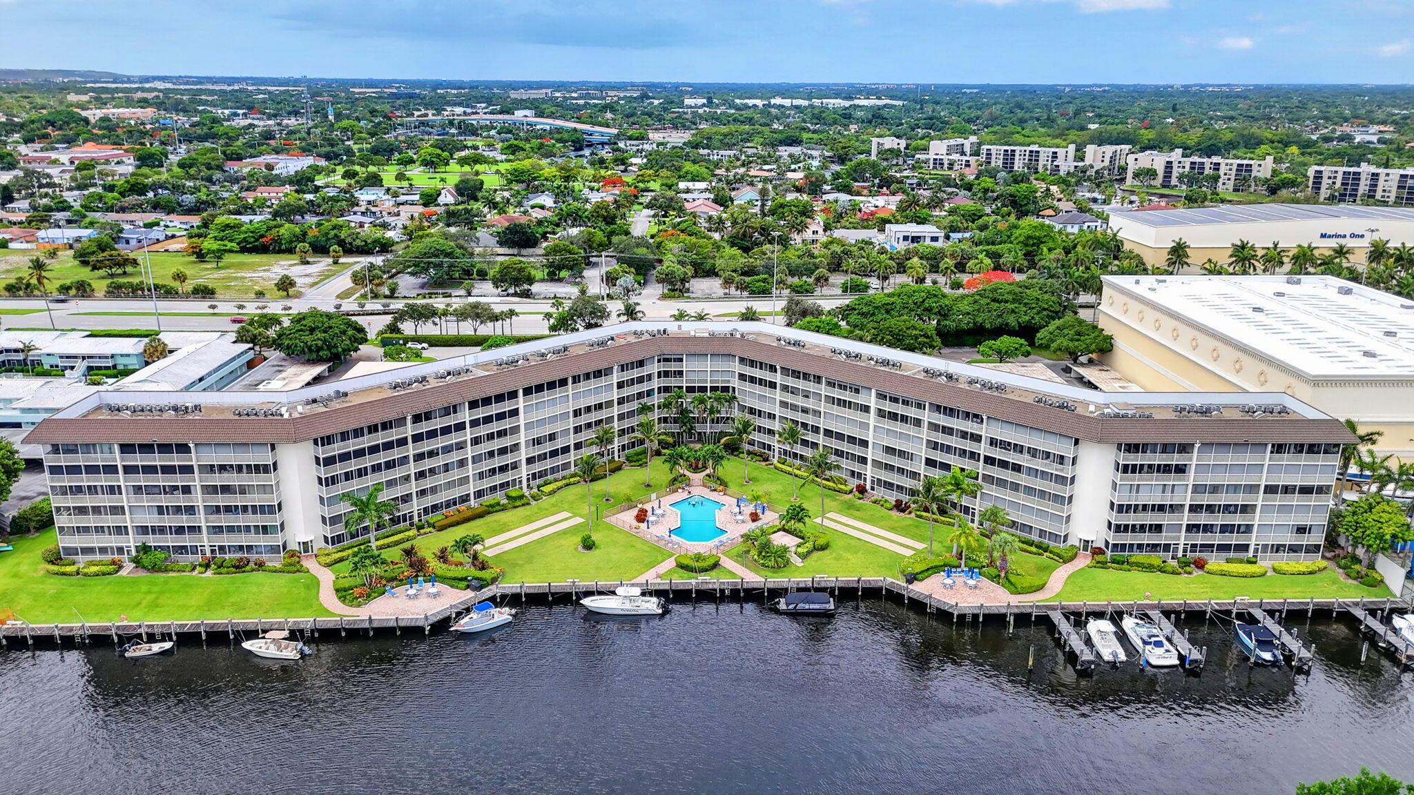 Image 2: RIVER HOUSE TOWERS CONDO