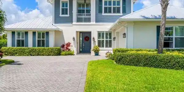 3911 Duneside Drive
