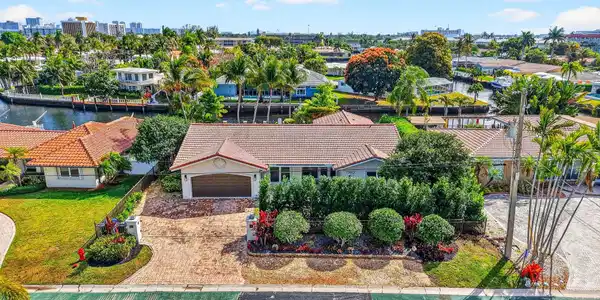 2760 NE 55th Street