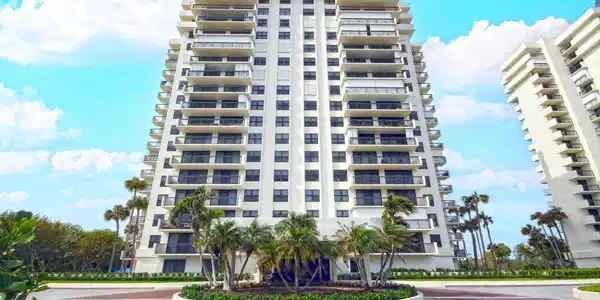 2001 N Ocean Boulevard