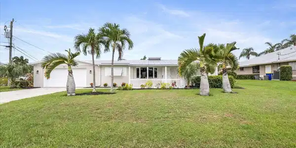 37 SW Riverway Boulevard