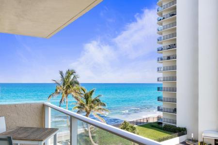 5440 N Ocean Drive