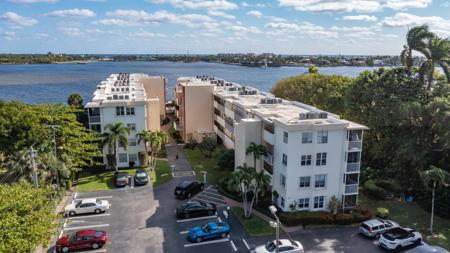 1810 New Palm Way