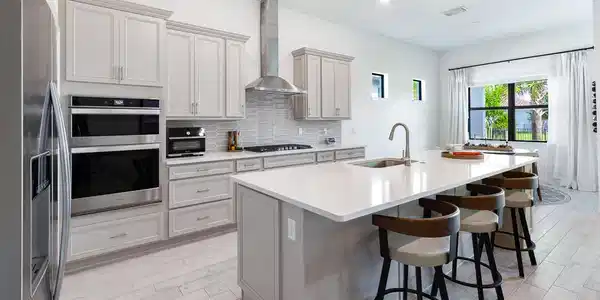 Image 2: Gourmet Kitchen