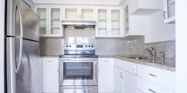 Image 3: Kitchen