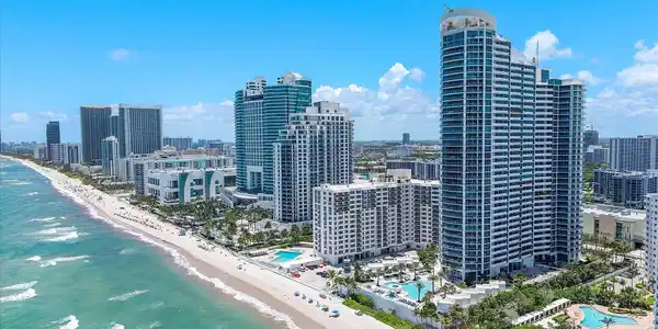 Image 3: 68-3101 S Ocean Dr apt 2707_062