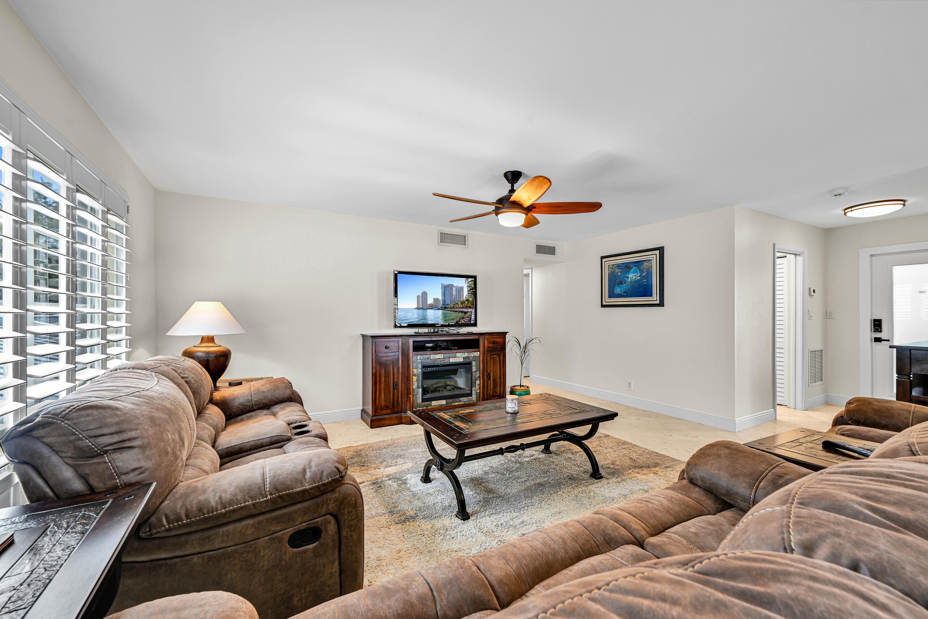 Image 3: 2860 NE14th St Unit 210D Pompano Beach 0
