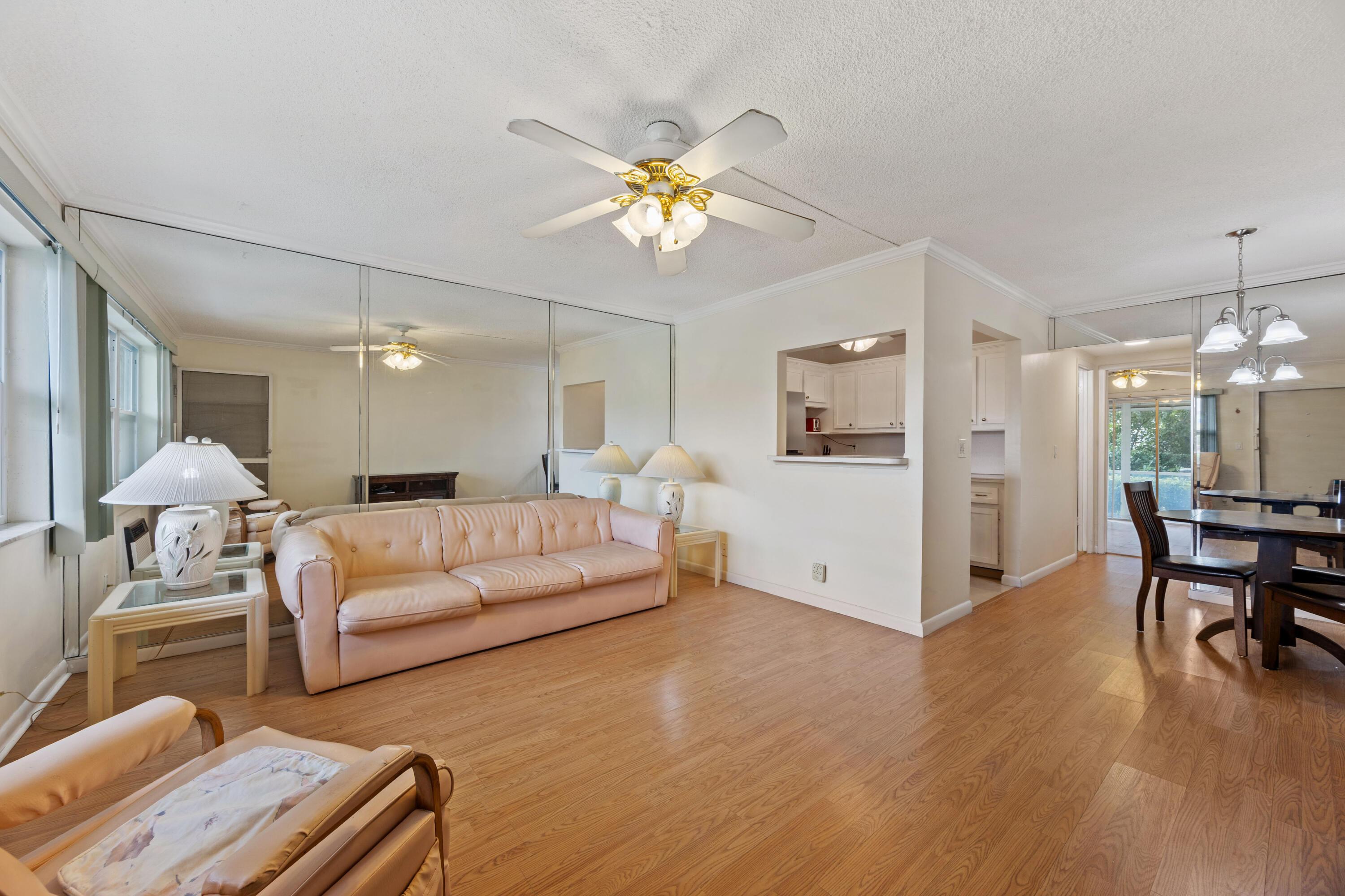 Image 3: Laminate Flooring & Crown Molding
