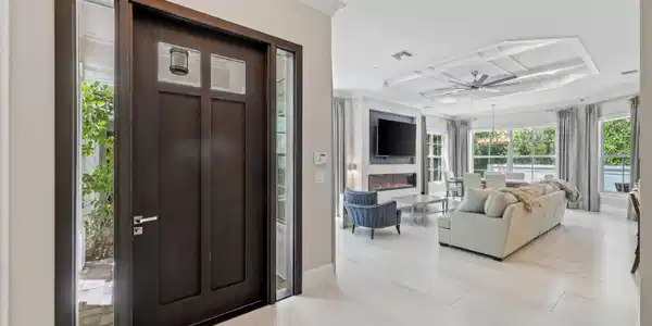 Image 3: Entryway
