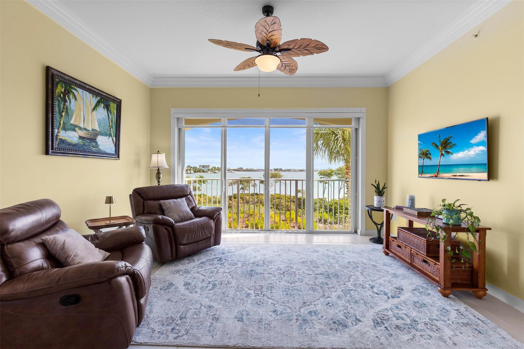 Image 4: Enjoy incredible sunrises from your sunroom