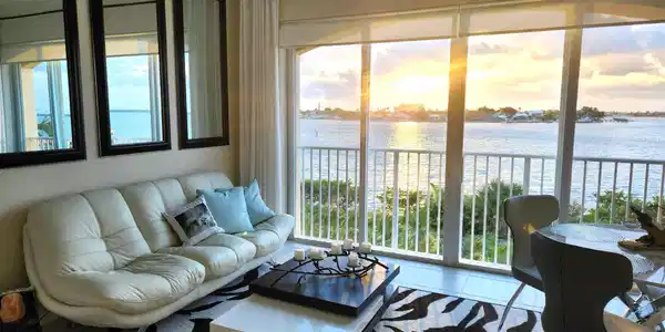 3 Harbour Isle Drive E