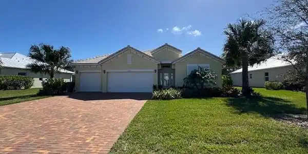 2557 Saint Lucia Circle