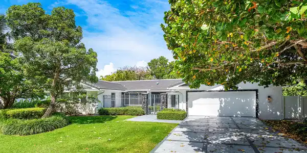 2401 Banyan Road