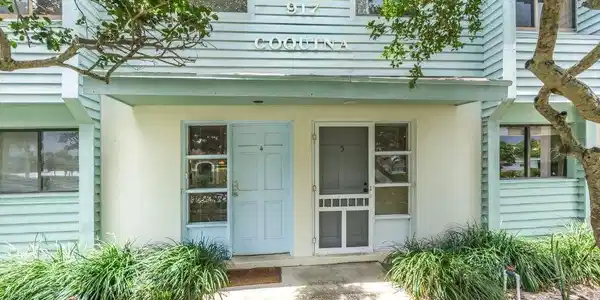 917 Coquina Lane