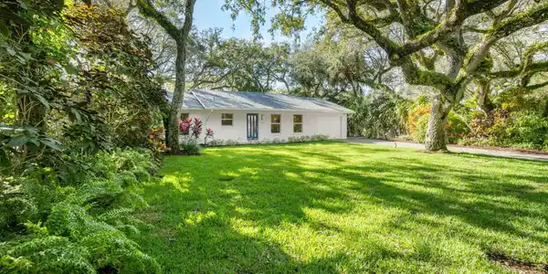 356 Date Palm Road