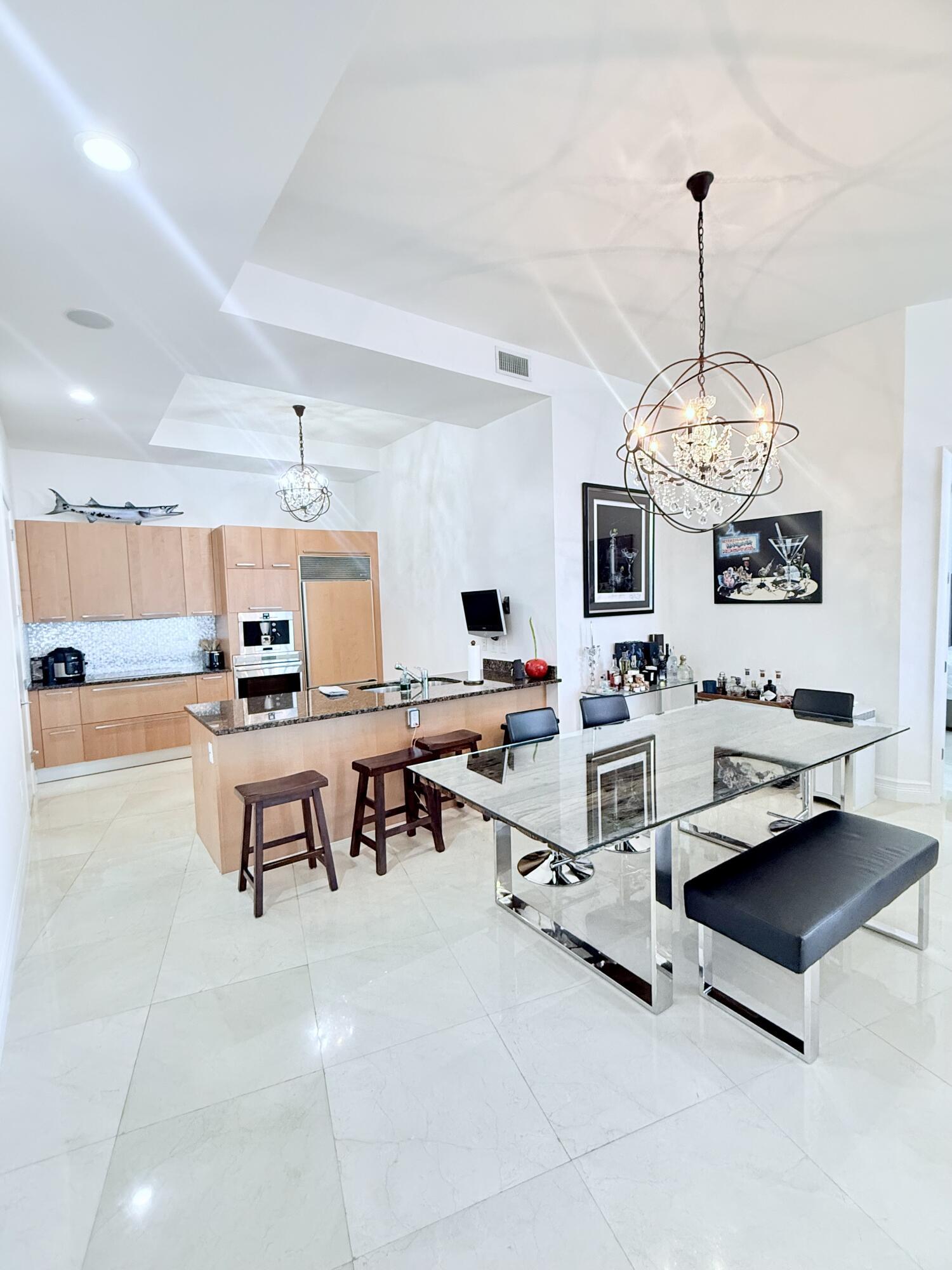 Image 2: Kitchen