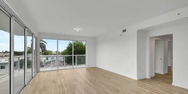 Image 4: 7-web-or-mls-Apartment (8)