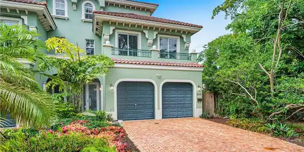 309 NE 12th Ave