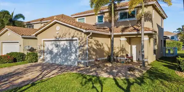 2903 SW Butterfly Lane