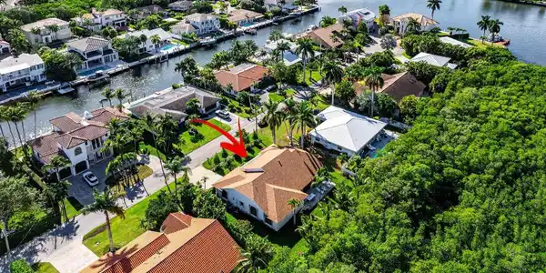 Image 2: 052-48HarbourDriveNorth-BoyntonBeach-FL-