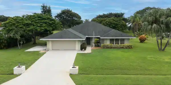 3013 SE Darien Road