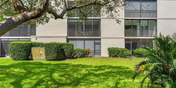 Image 3: 300-N-Hwy-A1A-Apt-203C-HigMedia-040-1280