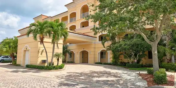 11 Harbour Isle Drive W