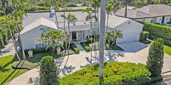 232 W Indies Drive