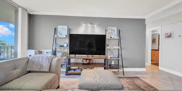 Image 2: Living Room