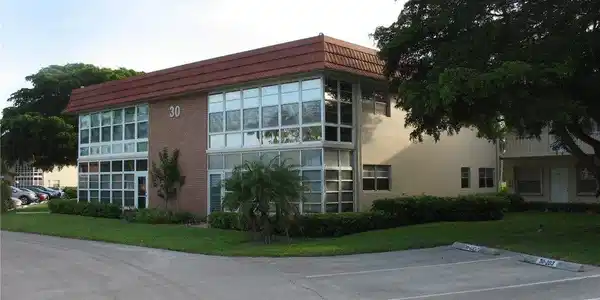30 Pine Arbor LN