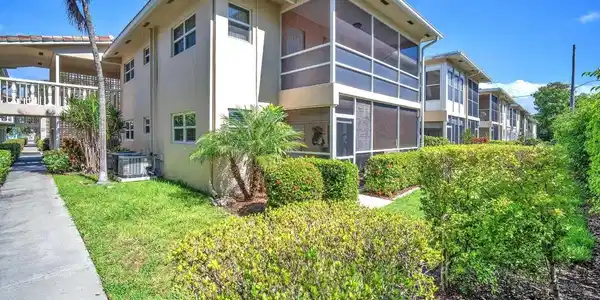 2131 NE 42nd Court