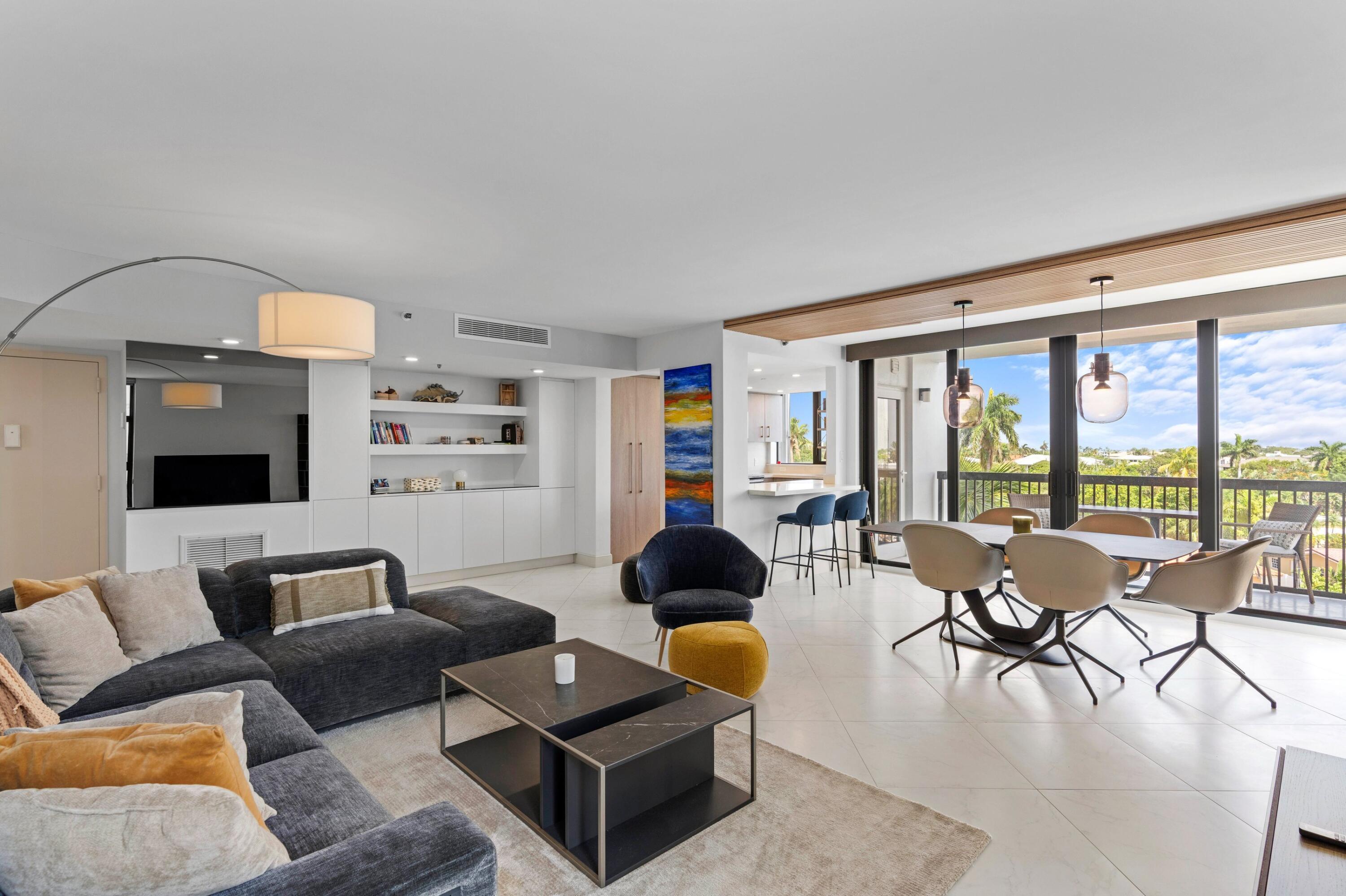 Image 4: Living Area