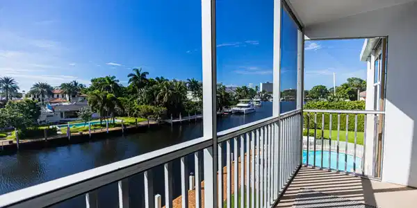 1332 Bayview Dr