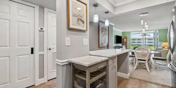 Image 2: Updated and open kitchen boasts shaker style cabin