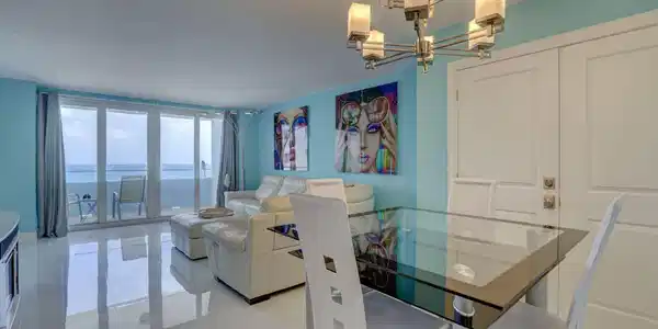 Image 2: Living/Dining Room