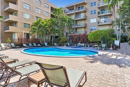 1421 S Ocean Blvd
