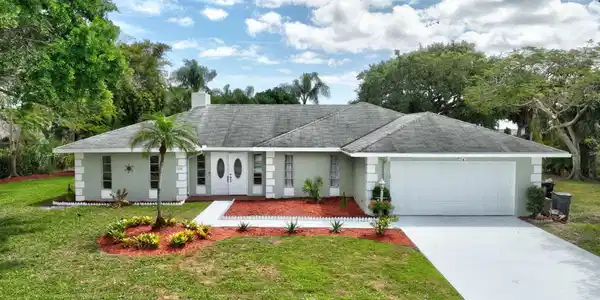 2082 SE Erwin Road