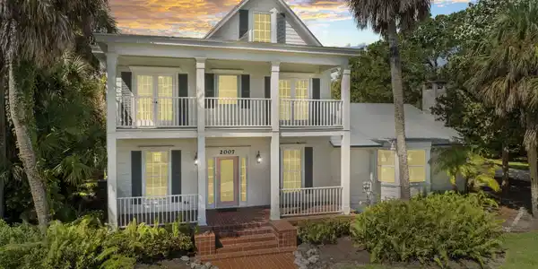 2007 S Indian River Drive