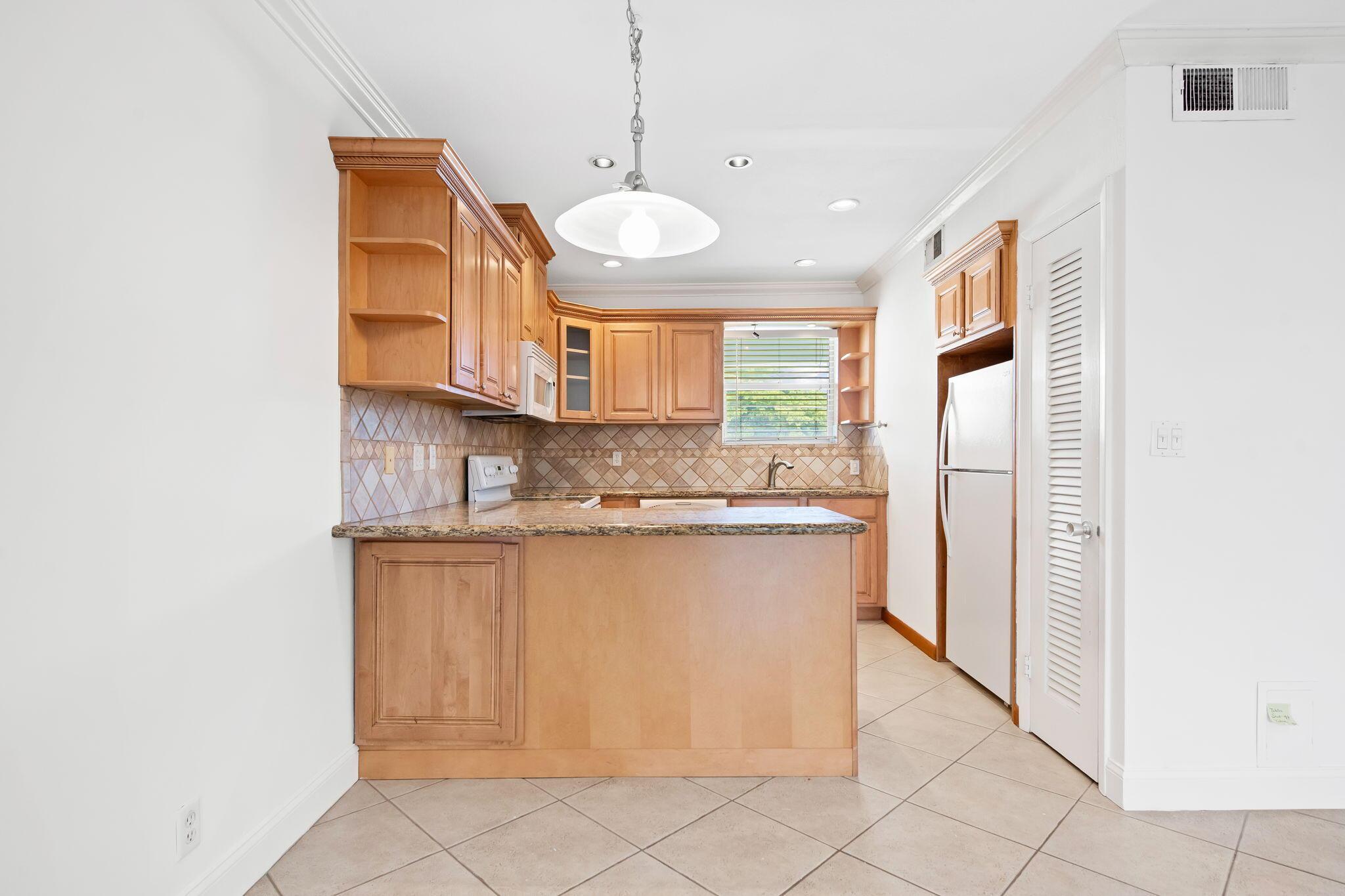 Image 3: 9-web-or-mls-DSC_7297