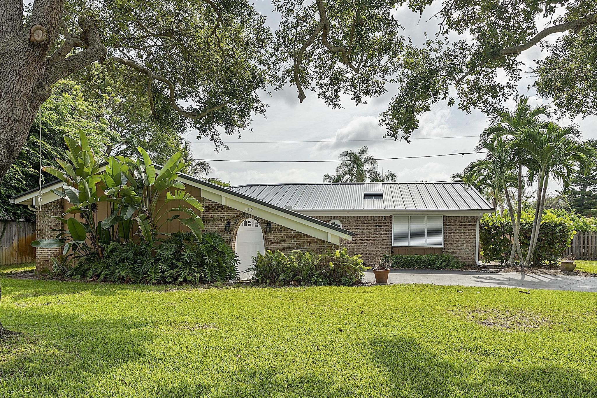 Image 4: 119 W Norfolk Rd, Jupiter, FL 33469 - -