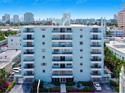 720 Collins Ave
