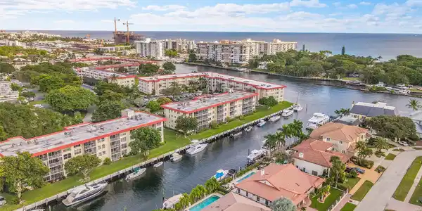 3050 NE 48th Ct