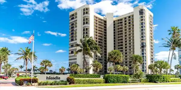 9550 S Ocean Drive