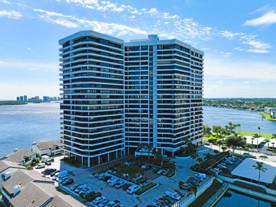 100 Lakeshore Drive