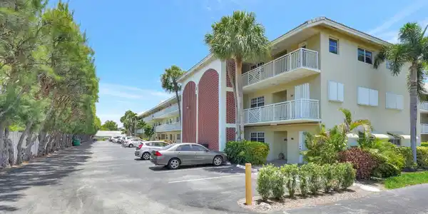 1951 NE 39th Street