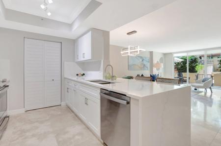 99 SE Mizner Boulevard