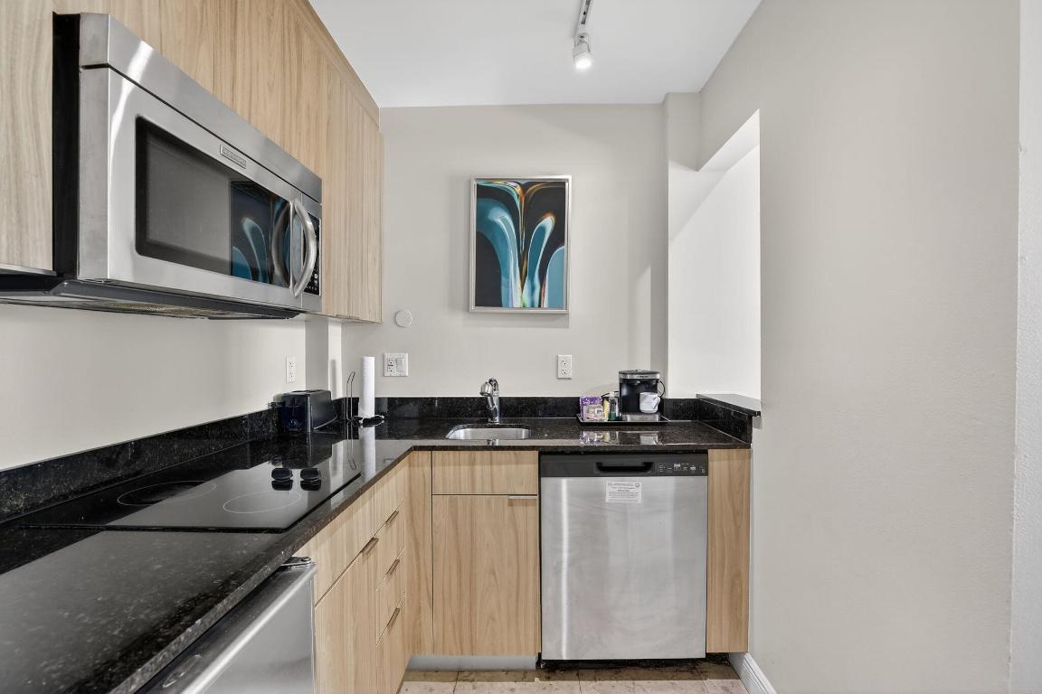 Image 3: 2670 E Sunrise Blvd. 320