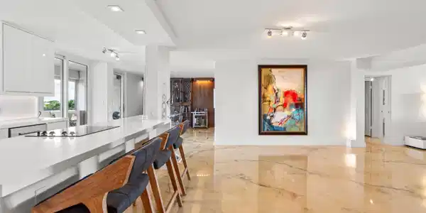 Image 2: FOYER_LOOKING_IN_DT