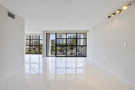 600 Parkview Dr